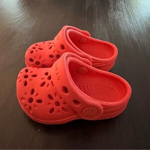 CROCS Kids Bright Red Flower Shoes 4C